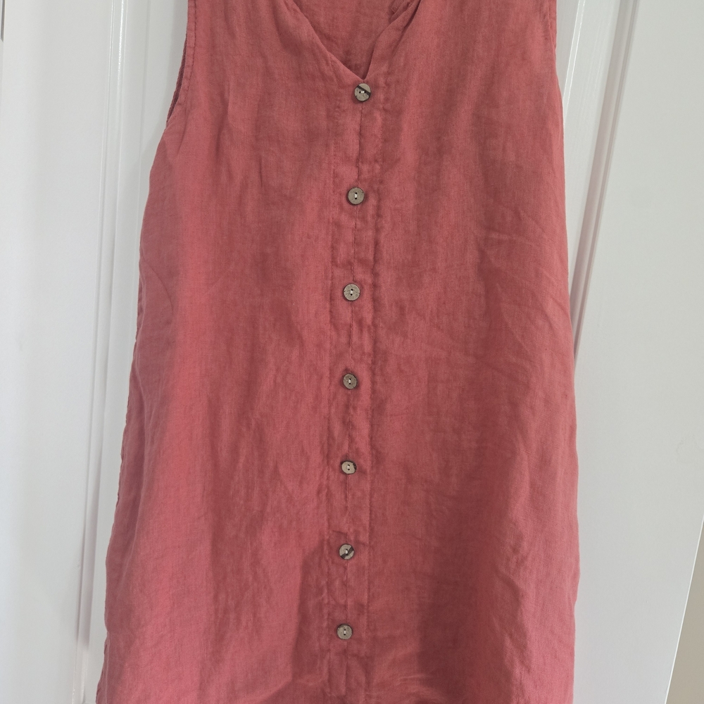 Elegant Sleeveless Button-Down Dress - Coral